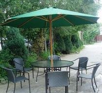 戶外遮陽傘對餐飲行業的重要性