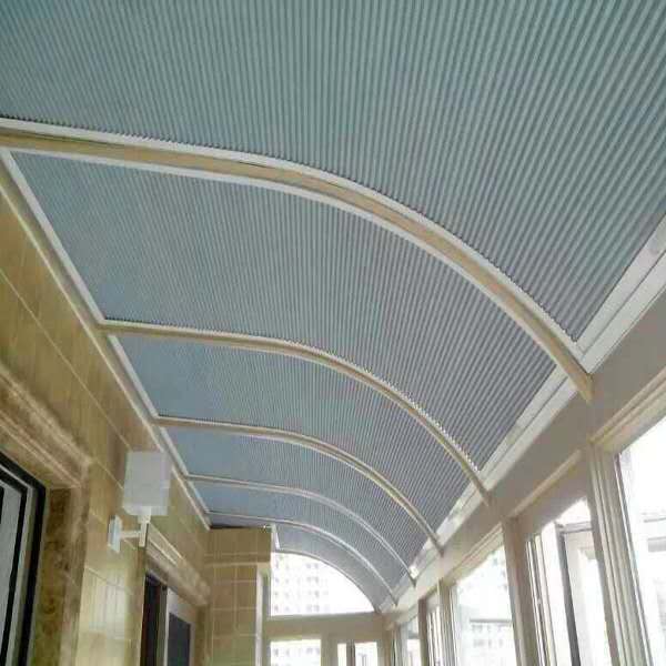 定製豪華電動垂直（zhí）簾的產品優勢有哪些